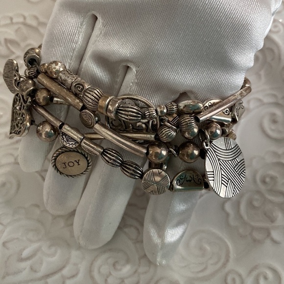 Lia Sophia Menagerie Charm Stretch Multi Strand Matte Silver Bracelet Bohemian - Picture 11 of 11